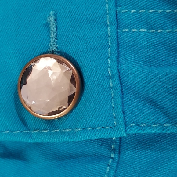 L.E.I. Ashley Lowrise Capri - Picture 5 of 11